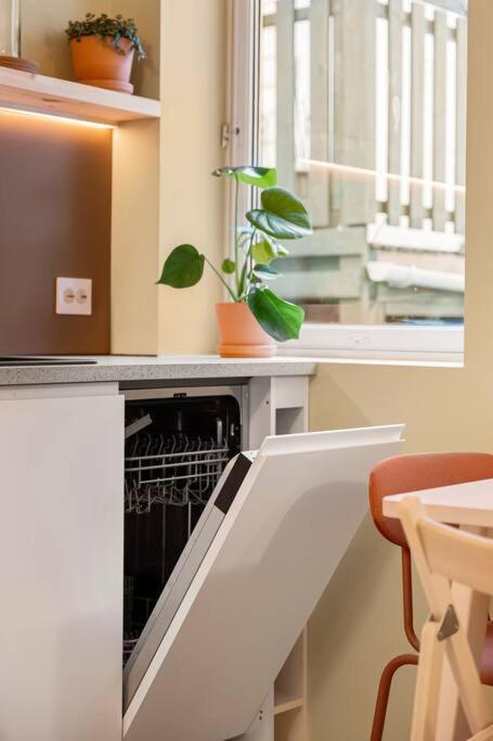 Fresh Studio Apartment, A Short Walk From Bryggen Bergen Luaran gambar