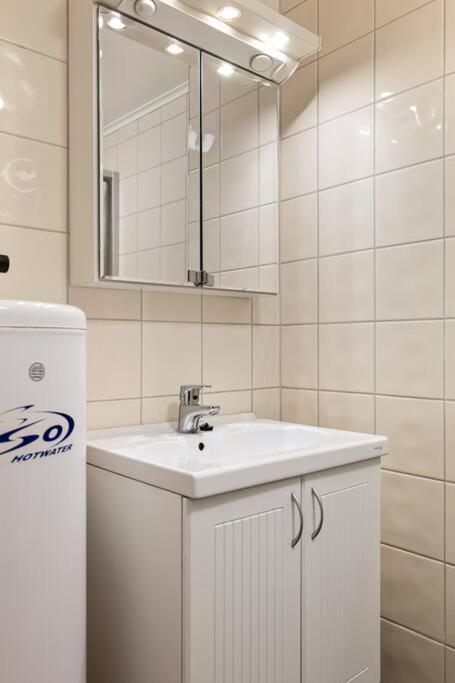Fresh Studio Apartment, A Short Walk From Bryggen Bergen Luaran gambar